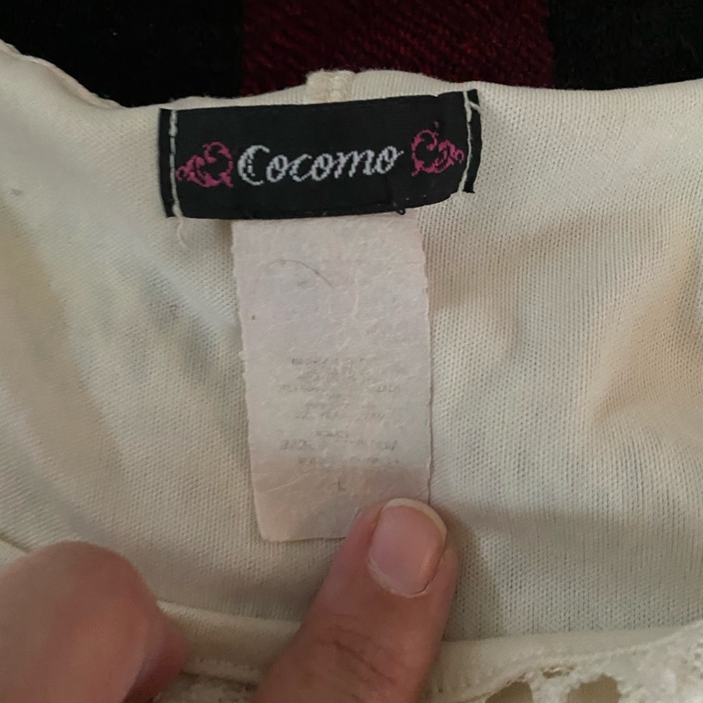 Beige top. Imitation crochet.